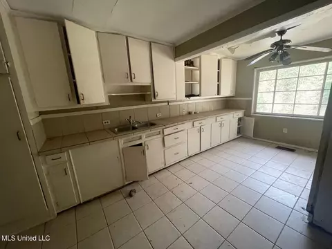 327 Audubon Pl, Jackson, MS 39206 photo 6