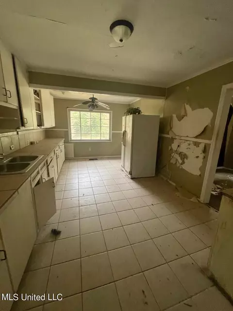 327 Audubon Pl, Jackson, MS 39206 photo 8