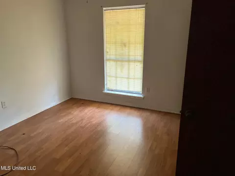 5135 Sycamore Dr, Jackson, MS 39212 photo 4