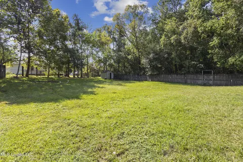 12128 Five Oaks Dr, Gulfport, MS 39503