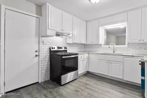361 Barnes St, Jackson, MS 39206 photo 5