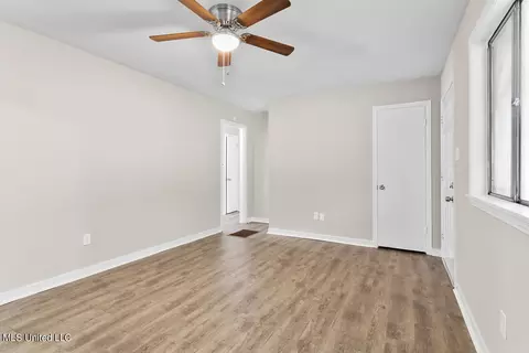 361 Barnes St, Jackson, MS 39206 photo 3