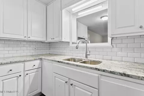 361 Barnes St, Jackson, MS 39206 photo 7