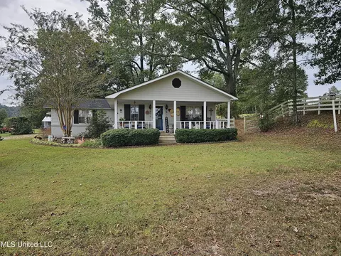 7168 Gunter Rd, Walnut Grove, MS 39189