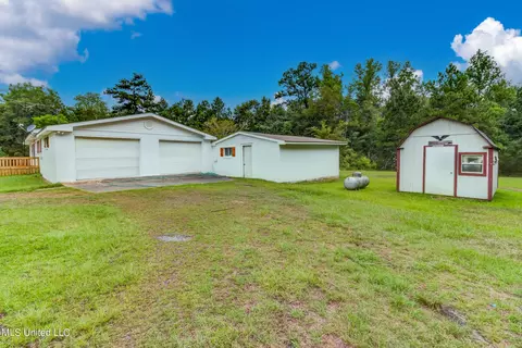 23 E Mchenry Rd, Mchenry, MS 39561 photo 7