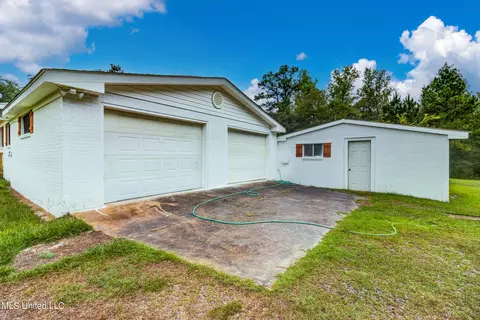 23 E Mchenry Rd, Mchenry, MS 39561 photo 8