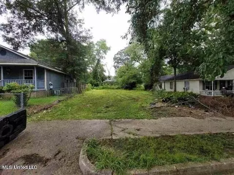 2531 Oak St, Vicksburg, MS 39180