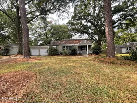 222 S Park Dr, Jackson, MS 39211