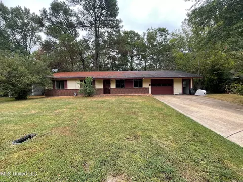 334 Sun Dr, Jackson, MS 39211