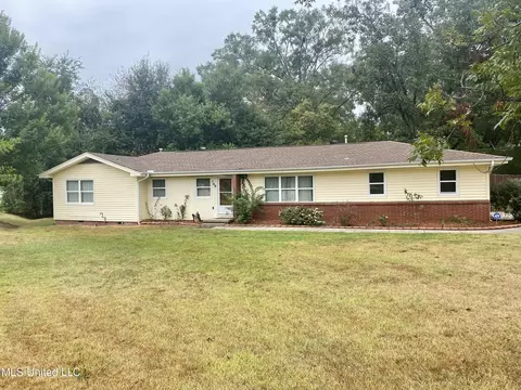 168 Lake Harbour Dr, Ridgeland, MS 39157
