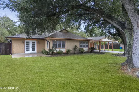 1003 Martin St, Pascagoula, MS 39581