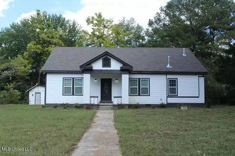 6839 Church Ave, Potts Camp, MS 38659
