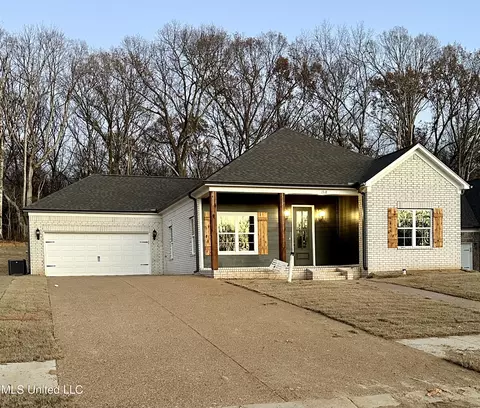 1318 Creekside Ln, Hernando, MS 38632