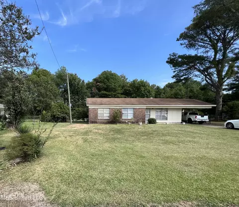 123 Dogwood Ln, Greenwood, MS 38930