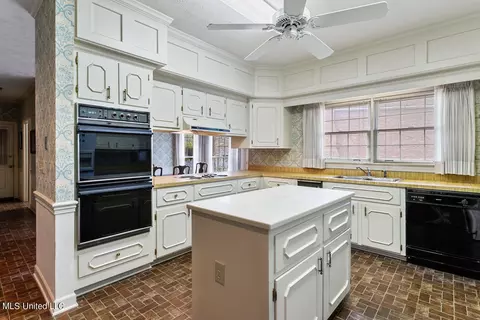 28 Moss Forest Cir, Jackson, MS 39211 photo 10