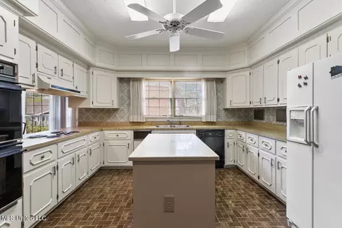 28 Moss Forest Cir, Jackson, MS 39211 photo 9