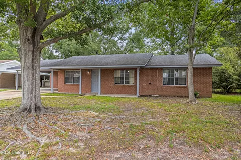 104 Gahan Dr, Gulfport, MS 39503