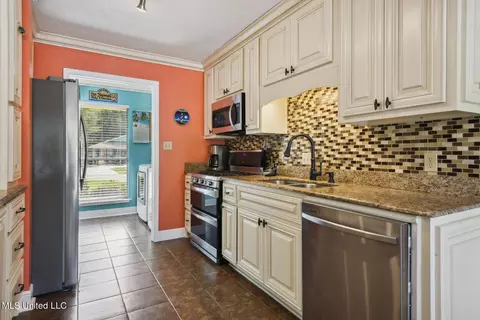 165 Markham Dr, Long Beach, MS 39560 photo 13