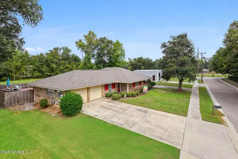 165 Markham Dr, Long Beach, MS 39560