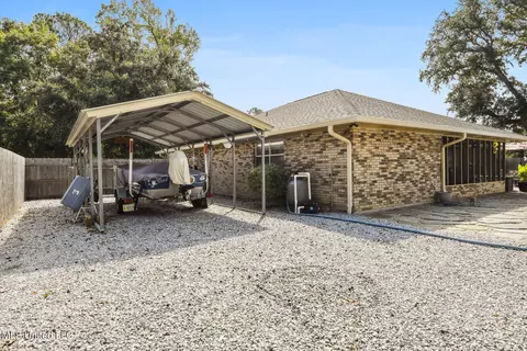165 Markham Dr, Long Beach, MS 39560 photo 4