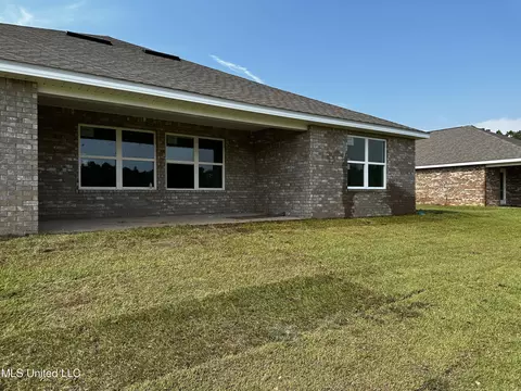 15317 Leighwood Ln, Biloxi, MS 39532
