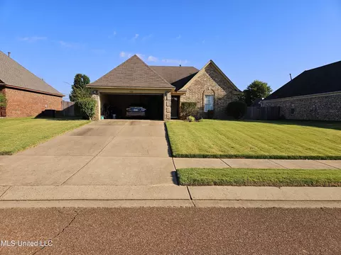 4300 N Ravenwood Park Dr, Horn Lake, MS 38637