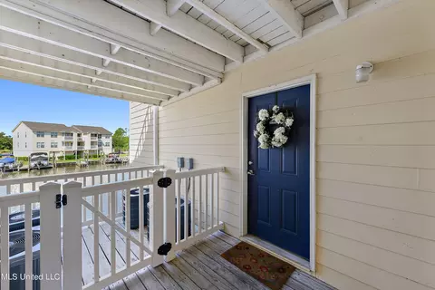 2421 Beachview Dr #B06, Ocean Springs, MS 39564