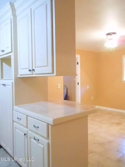 558 Isabella St, Canton, MS 39046 photo 6
