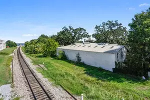 299 S Second St, Bay Saint Louis, MS 39520