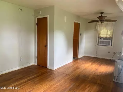 1535 Gilmore St, Jackson, MS 39203 photo 2