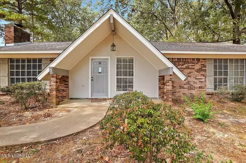 101 Lakeside Dr, Brandon, MS 39047