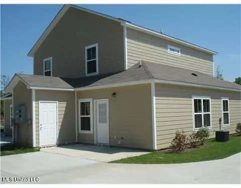 113 Earle Taylor Ln, Ocean Springs, MS 39564