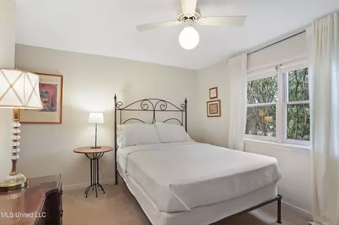 Bedroom - 102 N Meadows Pl, Jackson, MS 39211 photo 4 of 4