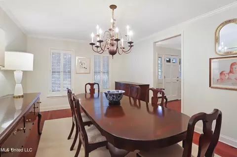 Dining - 102 N Meadows Pl, Jackson, MS 39211 photo 2 of 3