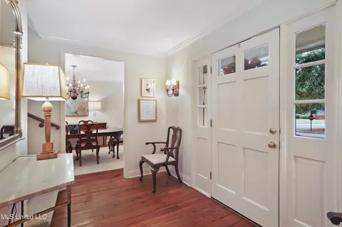 Dining - 102 N Meadows Pl, Jackson, MS 39211 photo 1 of 3