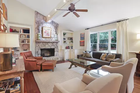 Living - 102 N Meadows Pl, Jackson, MS 39211 photo 1 of 4
