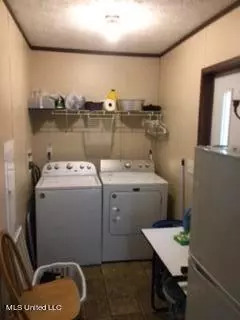 215 Pickering Rd, Florence, MS 39073 photo 7