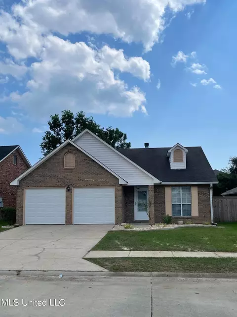 2077 Woodfield Ln, Biloxi, MS 39532