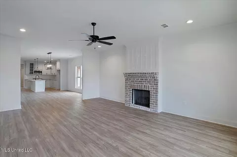 876 Long Leaf Cir, Brandon, MS 39042 photo 5
