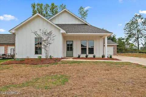 876 Long Leaf Cir, Brandon, MS 39042