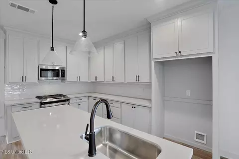 876 Long Leaf Cir, Brandon, MS 39042 photo 9