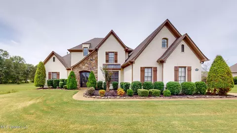 9049 Sandy Dr, Olive Branch, MS 38654 photo 1