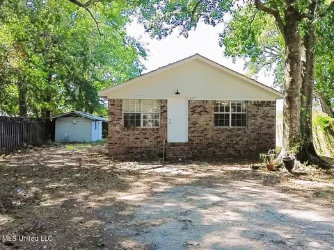 337 Mary Walker Dr, Gautier, MS 39553