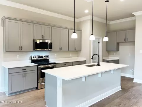 4 Diane Cv, Long Beach, MS 39560 photo 2