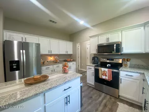 579 S Pine St, Lucedale, MS 39452 photo 7