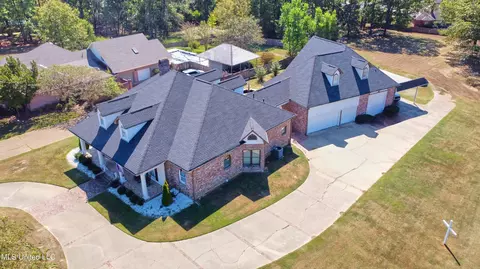 451 Brookwood Estates Dr, Byram, MS 39272