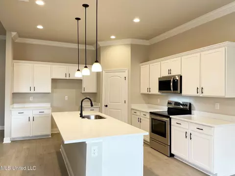 6 Diane Cv, Long Beach, MS 39560 photo 2