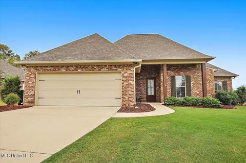 118 Trailbridge Xing, Canton, MS 39046