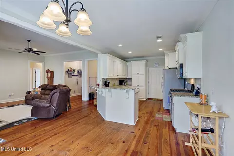 118 Trailbridge Xing, Canton, MS 39046 photo 7
