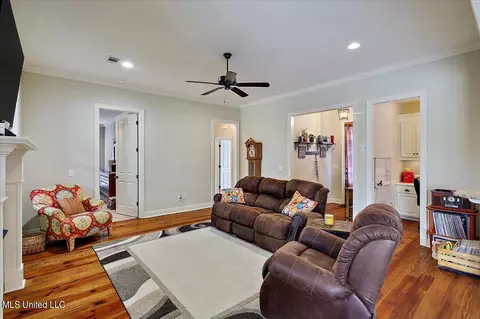 118 Trailbridge Xing, Canton, MS 39046 photo 10